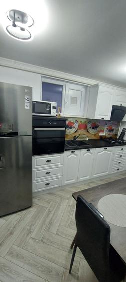 Apartament cu 3 camere decomandat în Zahana