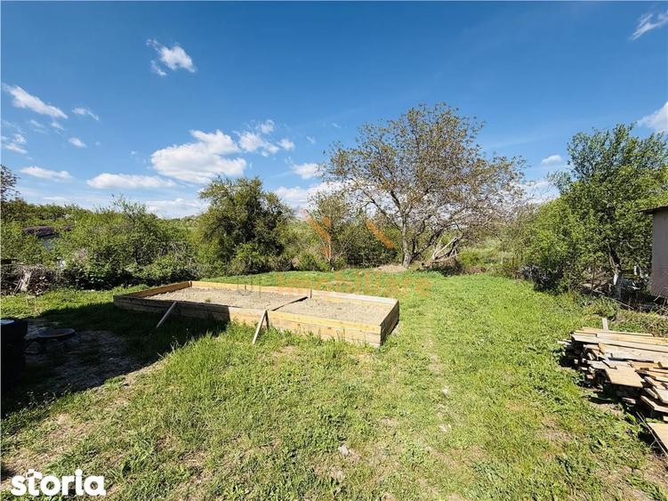 Casă cu 2 camere cu Teren 570 Mp în Sânmartin