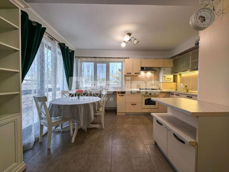Apartament cu 3 camere decomandat, mobilat în Nicolina