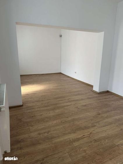 Spațiu comercial, de 180 mp, în Central