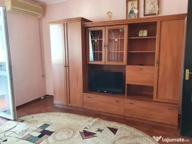 Apartament cu 2 camere decomandat în Basarabia
