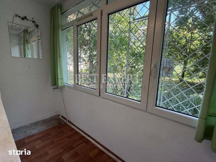 Apartament cu 3 camere decomandat în Titan
