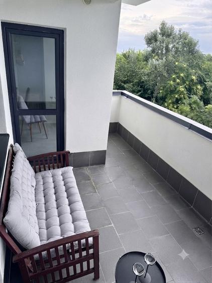 Apartament semidecomandat în Sisești