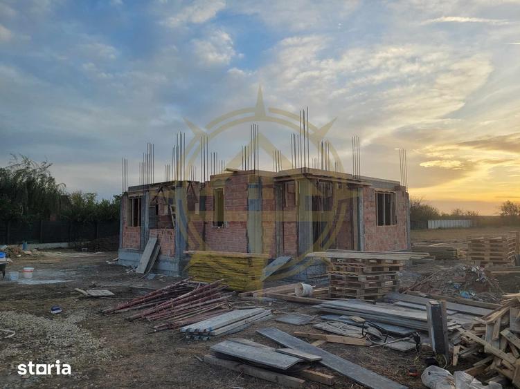 Casă cu 5 camere cu Teren 500 Mp în Corbeanca