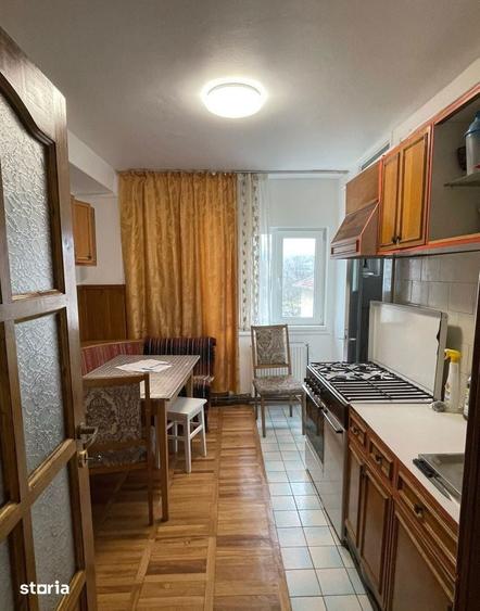 Apartament cu 4 camere în Mărăști