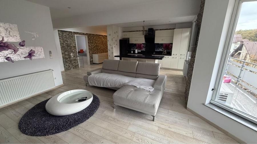Apartament cu 3 camere decomandat în Exterior Vest