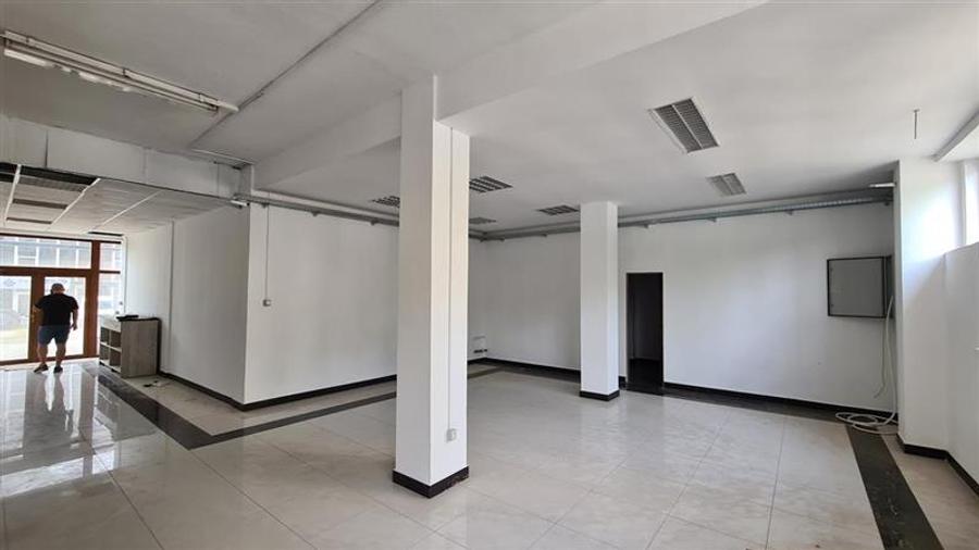 Spațiu comercial, de 150 mp, în Aeroport