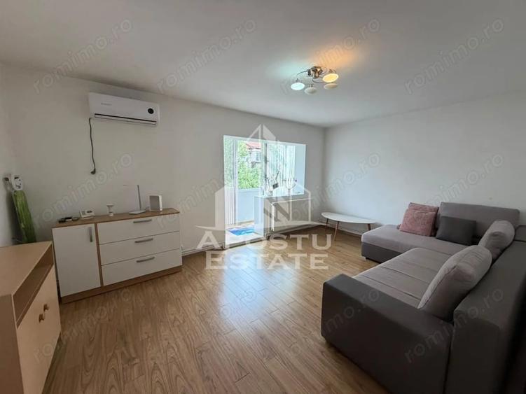 Apartament cu 3 camere decomandat în Lipovei