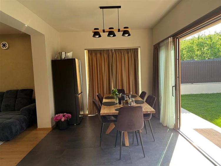 Duplex cu 4 camere cu Canalizare în Iris