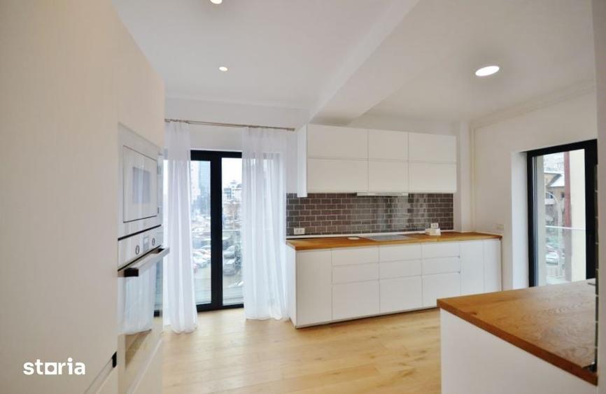 Apartament cu 3 camere semidecomandat în Gara de Nord