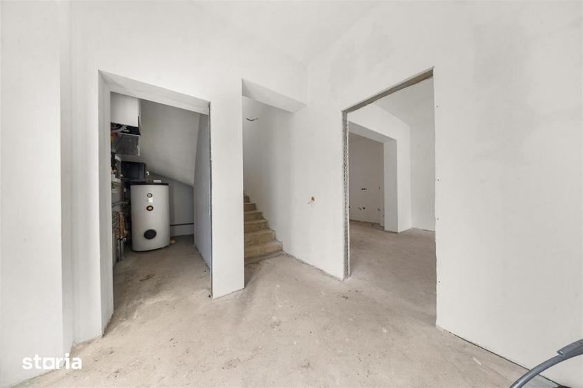 Casă cu 4 camere cu Teren 317 Mp în Gruia