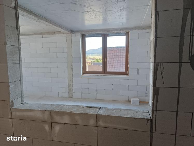 Casă cu 5 camere cu Teren 4200 Mp în Sâncraiu