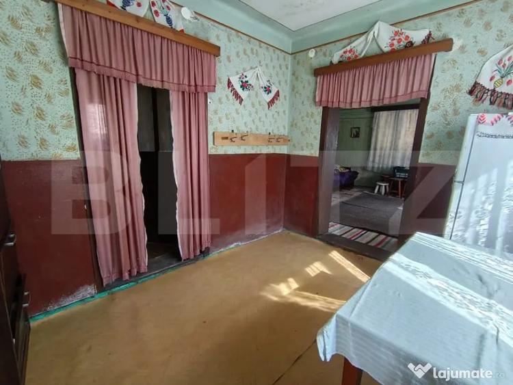 Casă cu 2 camere cu Teren 3350 Mp în Central