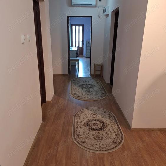 Casă cu 6 camere în Ciolpani