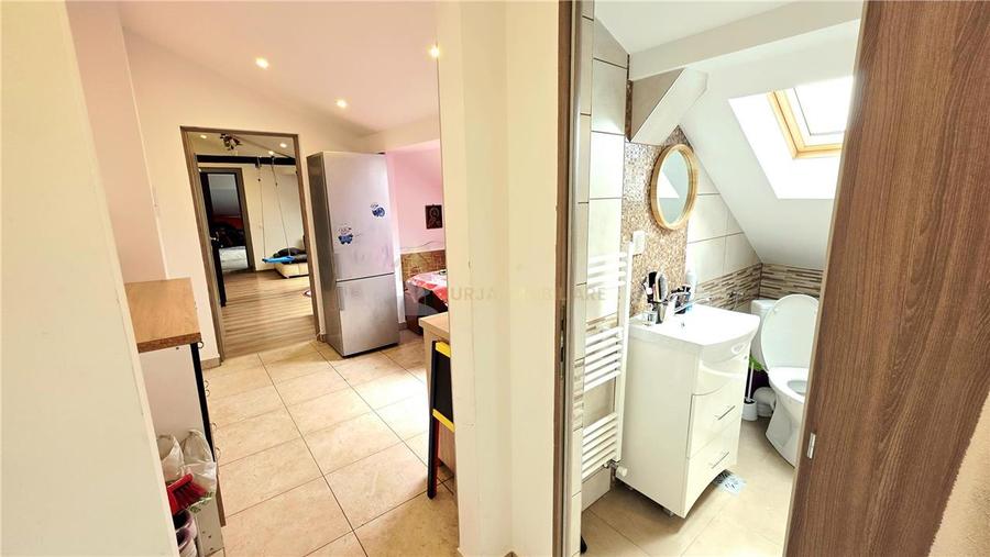 Casă individuală cu 5 camere cu Canalizare în Dâmbul Rotund