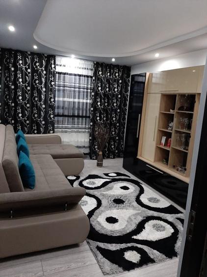 Apartament cu 2 camere decomandat în Micro 9