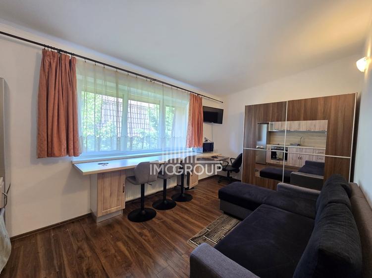 Apartament cu 3 camere semidecomandat, mobilat în Zorilor