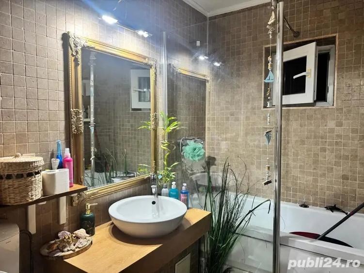 Apartament cu 3 camere decomandat în Lipovei