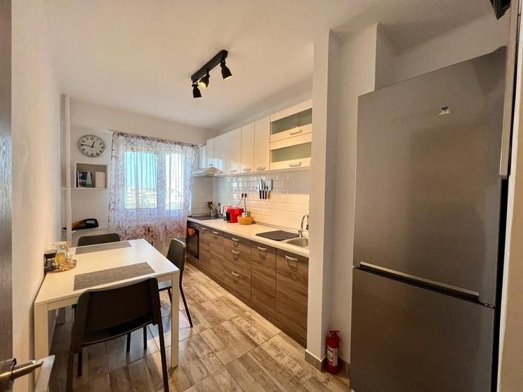 Apartament cu 2 camere decomandat în Casa de Cultură