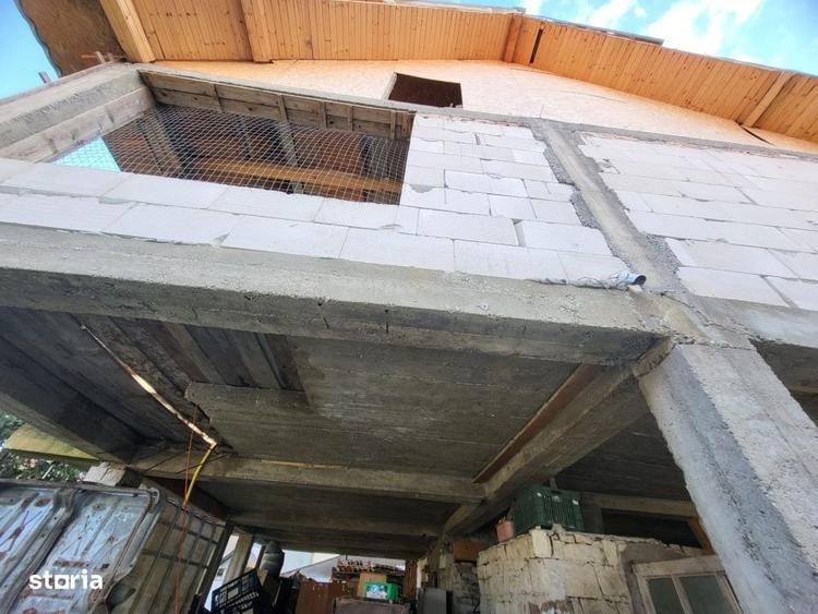 Casă cu 4 camere în Dezmir