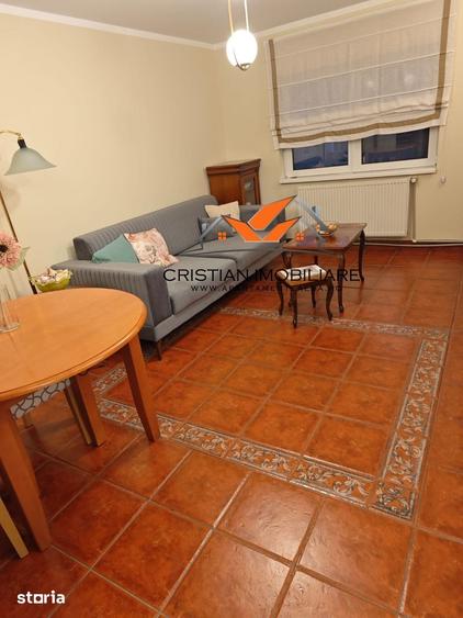 Apartament cu 3 camere decomandat în Cetate