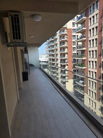 Apartament cu 3 camere în Drumul Taberei