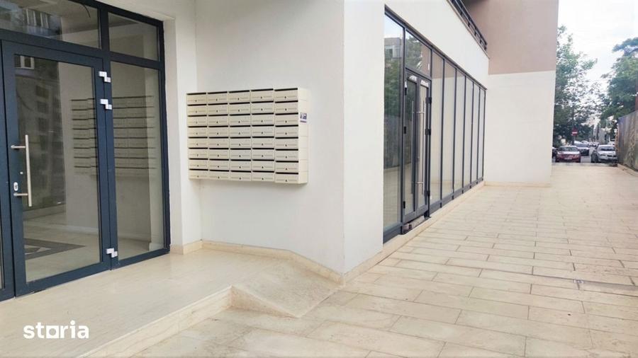 Apartament cu 3 camere decomandat, mobilat în Centrul Civic