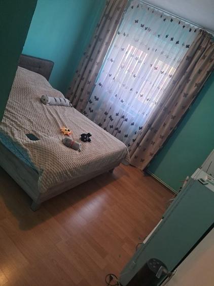 Apartament cu 3 camere decomandat în Cetate