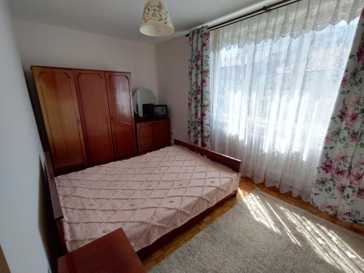 Apartament cu 4 camere, mobilat în Hipodrom 2