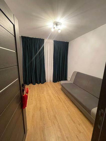 Apartament cu 4 camere decomandat în Malu Roșu
