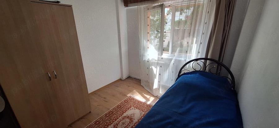 Apartament cu 3 camere decomandat în Vitrometan