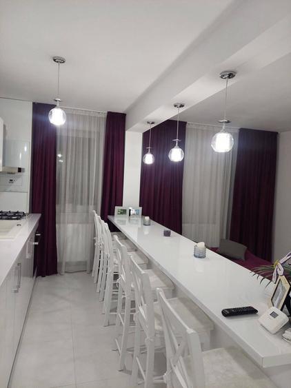 Apartament cu 2 camere semidecomandat, mobilat în Florești
