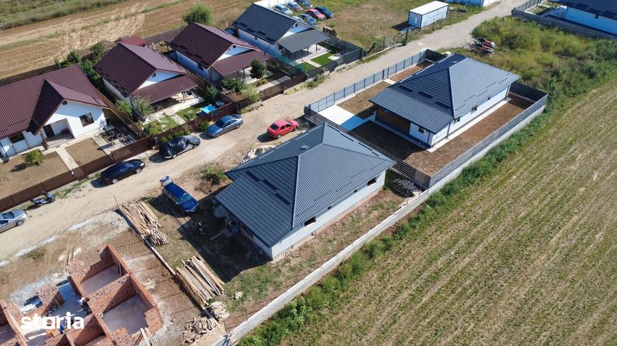 Casă cu 4 camere cu Teren 500 Mp în Joița