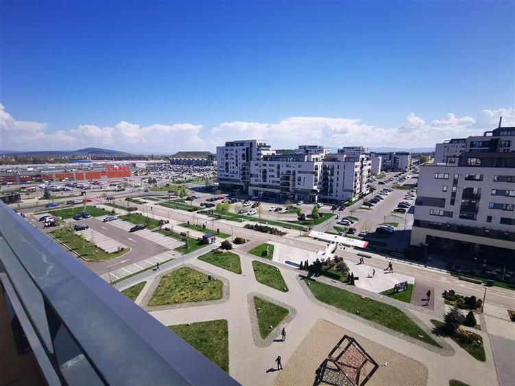Apartament cu 2 camere decomandat, mobilat în Tractorul
