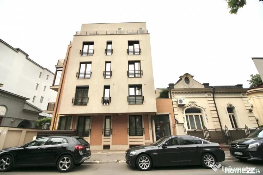 Apartament cu 4 camere semidecomandat în Grădina Icoanei