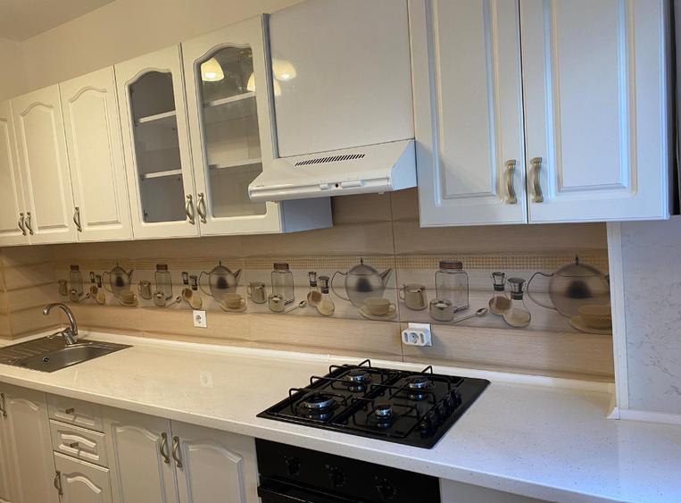 Apartament cu 3 camere decomandat în Drumul Taberei