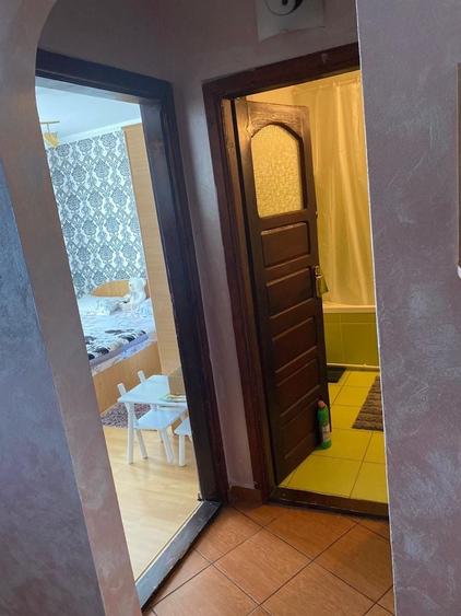 Apartament 2 camere decomandat . Situat in zona patibar chiar in spatele blocului nou . - 6