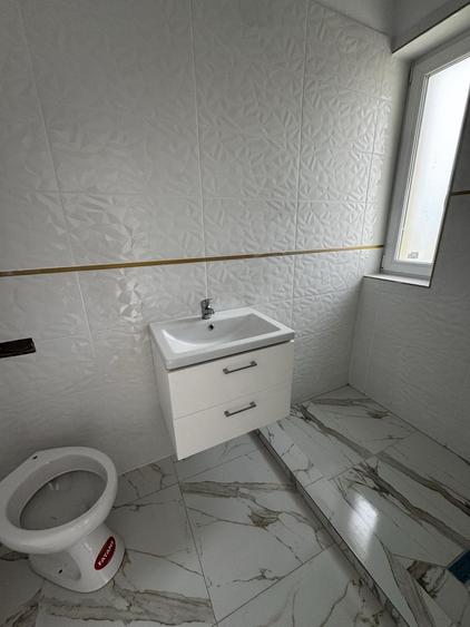 Casă individuală cu 4 camere cu Canalizare în Micești
