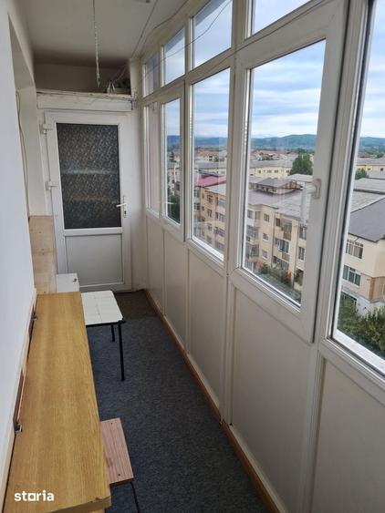 Apartament cu 3 camere decomandat în Micro 4