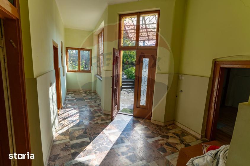 Casă cu 3 camere cu Teren 818 Mp în Central