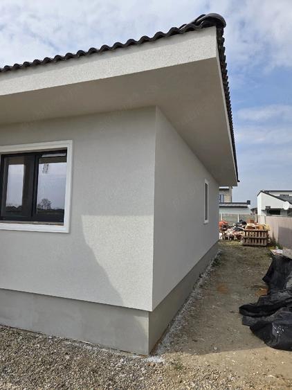 Casă cu 3 camere cu Teren 640 Mp în Moșnița Nouă