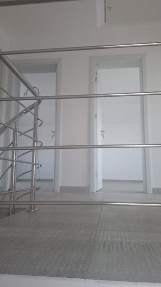 Casă cu 3 camere în Ștefănești