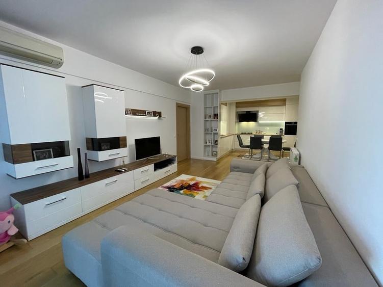 Apartament cu 3 camere în Barbu Văcărescu