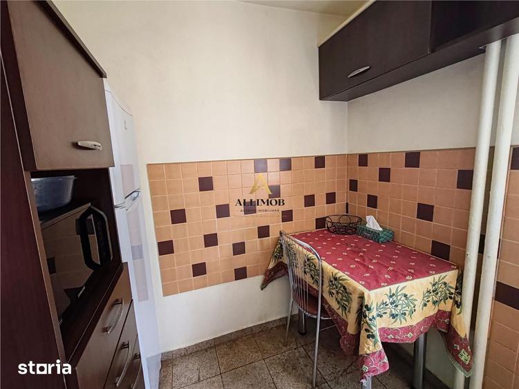 Apartament cu 3 camere decomandat în Vest