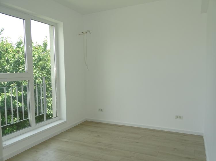 Duplex cu 4 camere cu Canalizare în Popești-Leordeni