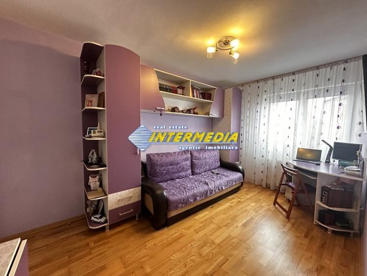 Apartament cu 2 camere semidecomandat, mobilat în Cetate — fotografia 1