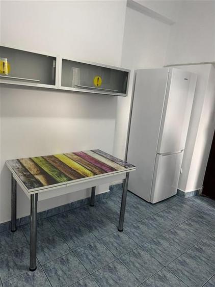Apartament cu 2 camere decomandat, mobilat în Centru Civic