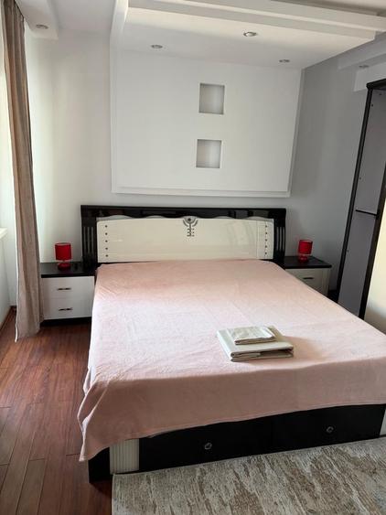 Apartament cu 3 camere decomandat, mobilat în Tomis Nord