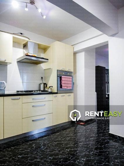 Apartament cu 3 camere semidecomandat în Piața Unirii