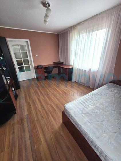 Casă individuală cu 6 camere cu Canalizare în Dealuri Oradea